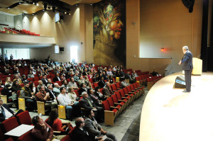 Keynote Kevin Zraly, American Wine Educator speaks to the enthusiastic crowd.